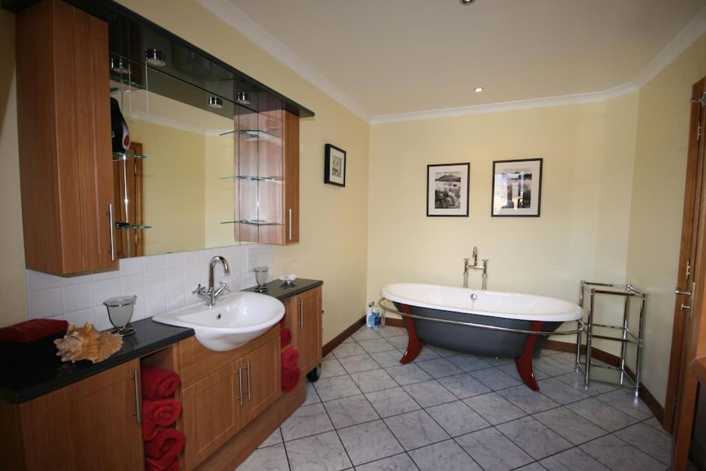 Ardmore Luxury Self Catering Villa *