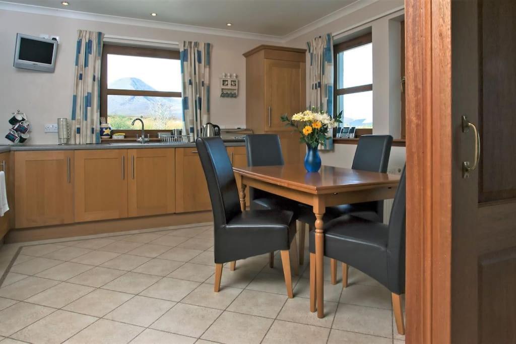 Villa Ardmore Luxury Self Catering *